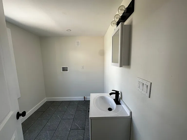 114 Hoffman Ave — Photo 8