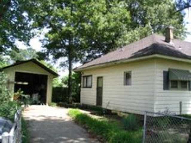 2nd image of 322 W Word Ave