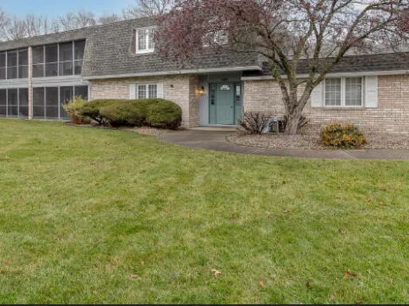 636 Hidden Oak Trl Unit 1-A, Hobart, IN 46342