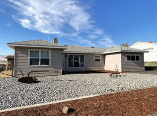 2207 E 10th St, The Dalles, OR 97058