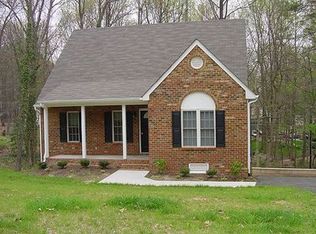 12611 Merry Dr, Chester, VA 23831