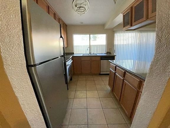 3rd image of 615 Fredricks Ave Unit 95
