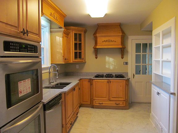 3rd image of 4101 NE Washington Pike