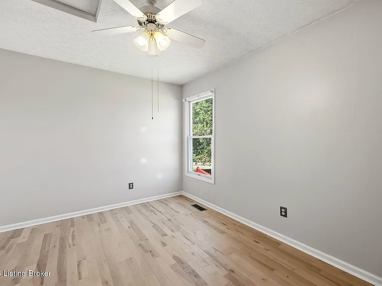 4029 Orchard Lake Dr — Photo 22