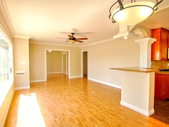 4th image of 5613 Lakewood Blvd