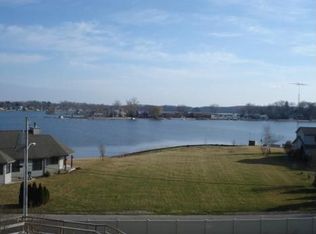 309 Outlook Cove Dr, La Porte, IN 46350