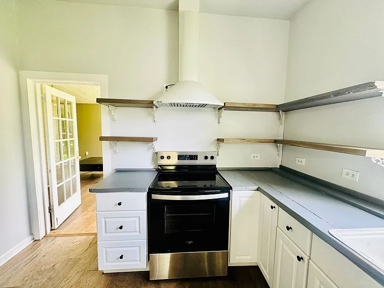 1731 Walnut St — Photo 6