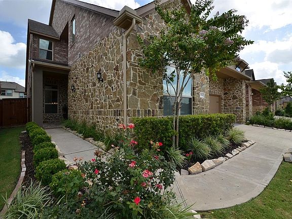 3rd image of 17914 Pecan Bayou Ln