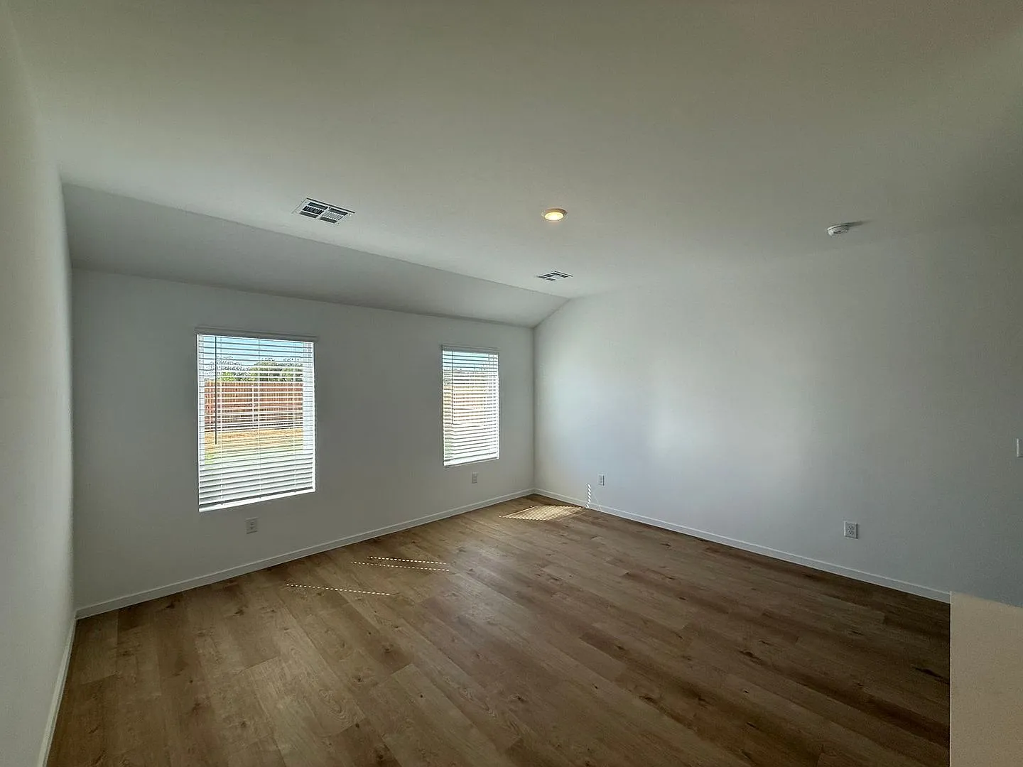 Brand New 3 Bedroom 2 Bathroom Home in Mustang Schools — Photo 3