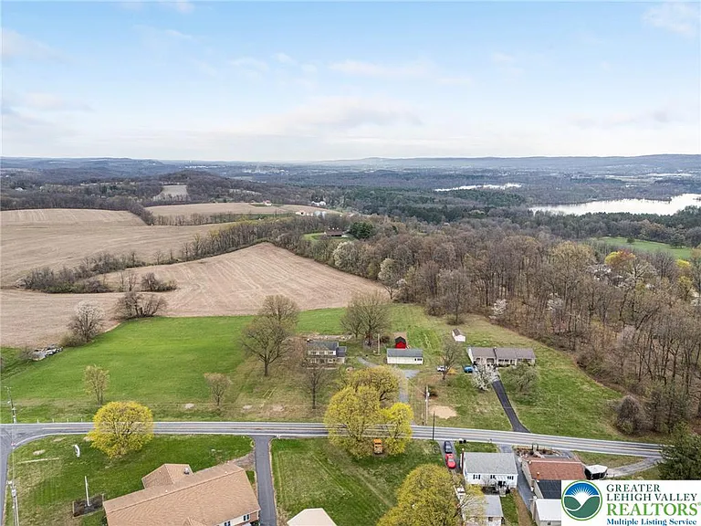 301 Ontelaunee Dr — Photo 16
