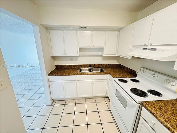 4th image of 3610 NW 21st St APT 205