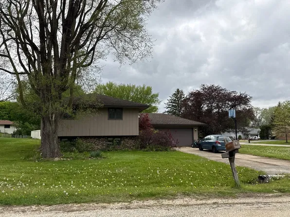 4566 Pawnee Cir, Rockford, IL 61101
