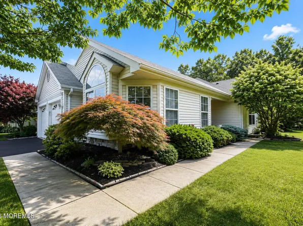 120 Skyline Drive, Lakewood, NJ 08701