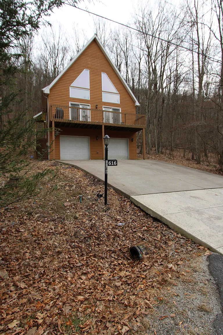 616 Tuscarora Dr W photo 1