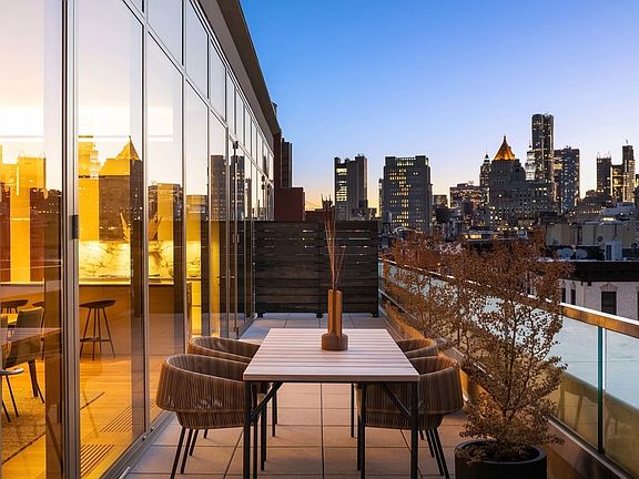 2nd image of 75 Kenmare St Penthouse B