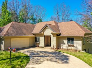 7855 Indian Lore Rd, West Bend, WI 53090