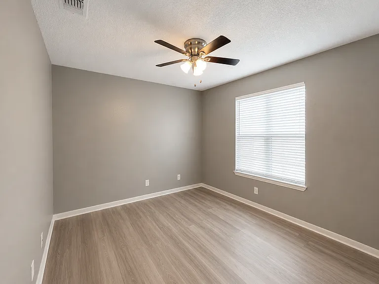 2907 Cantabrian Dr #B — Photo 9