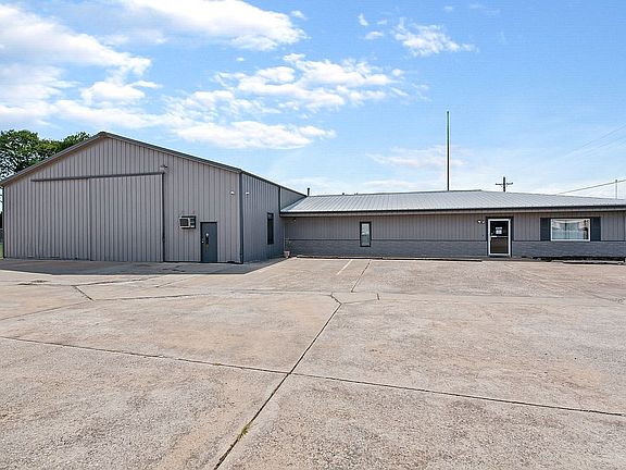 2nd image of 2111 State Highway 51