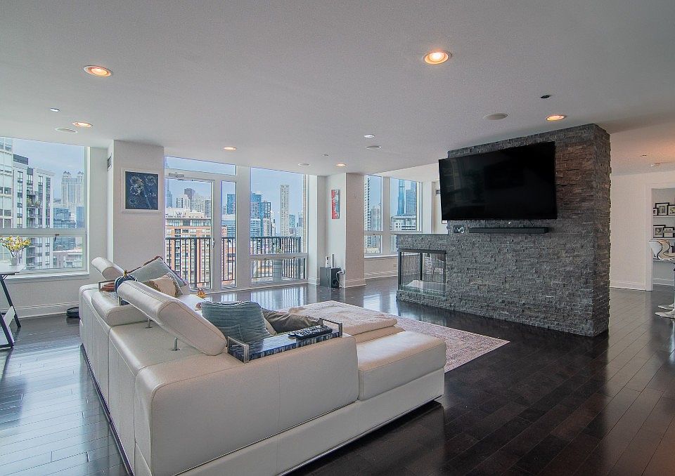 1st image of 600 N Kingsbury St APT 1903