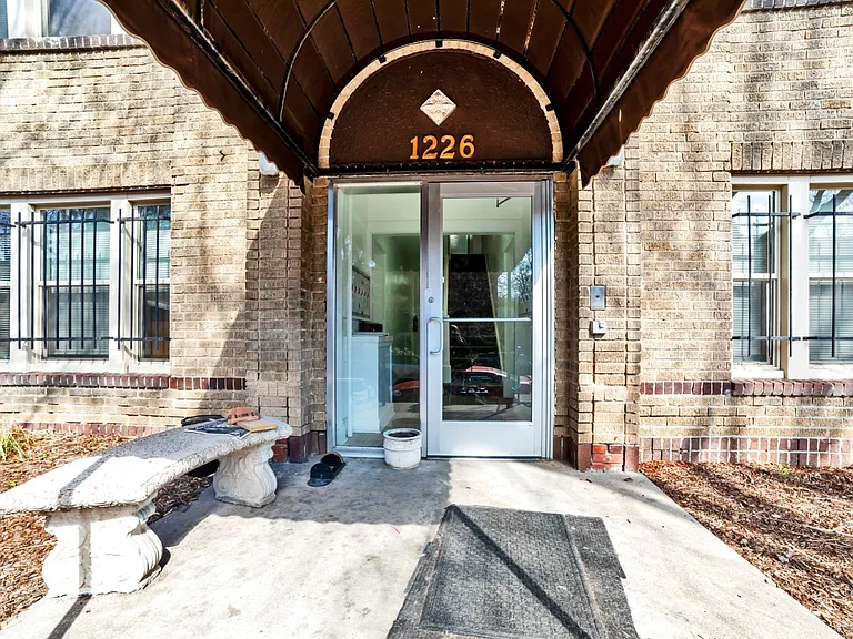 1226 N Marion St #7 — Photo 11