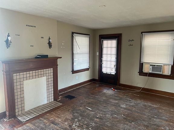 2nd image of 739 E Deshler Ave