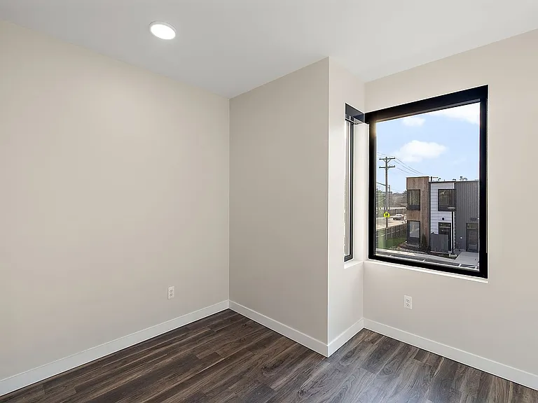 7631 E Lafayette St — Photo 11