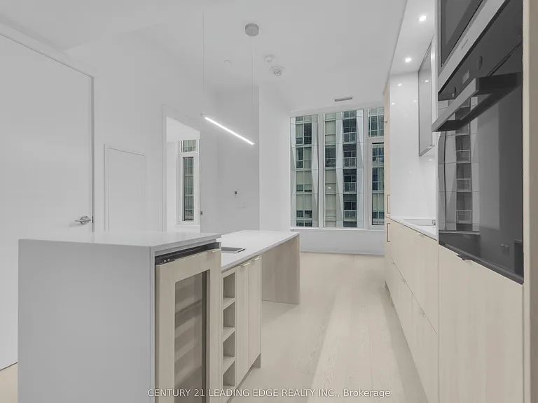 11 Yorkville Ave #3005 — Photo 22
