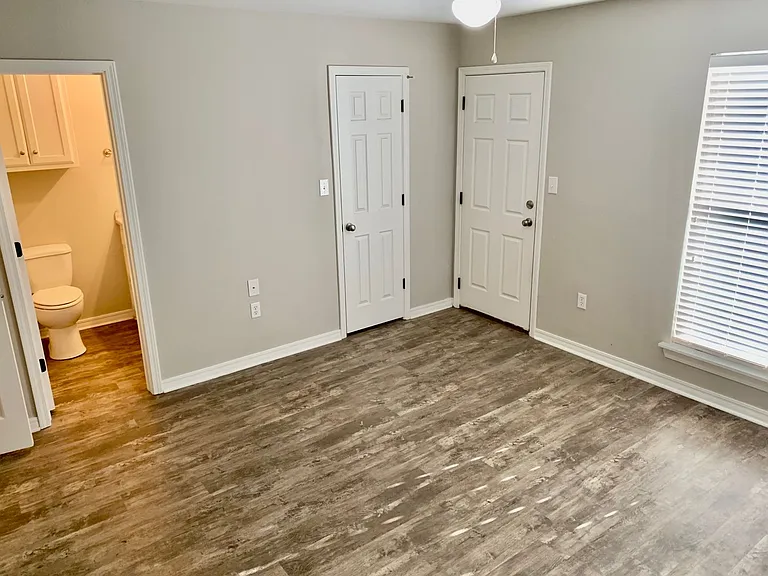 22301 Estel Rd #B — Photo 32