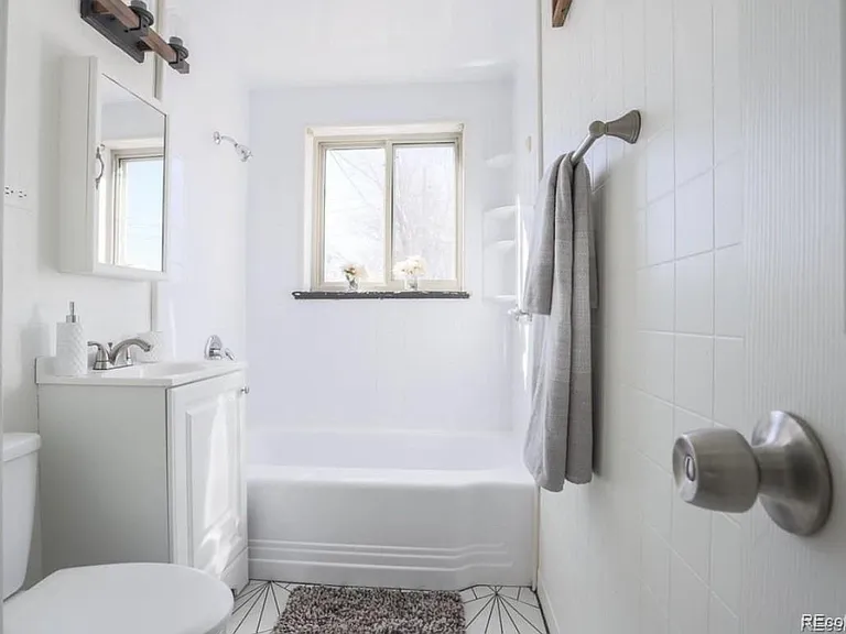 1385 S Alcott St — Photo 10