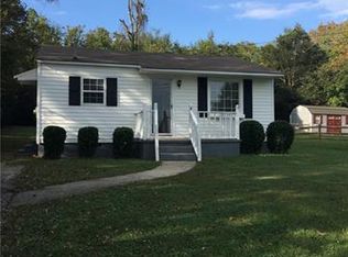 4 Vance St, Mount Holly, NC 28120