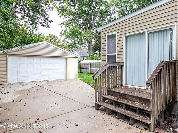 4th image of 1445 N Custer Ave