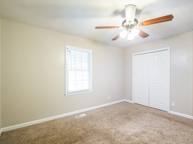 155 Sunny Ln — Photo 6
