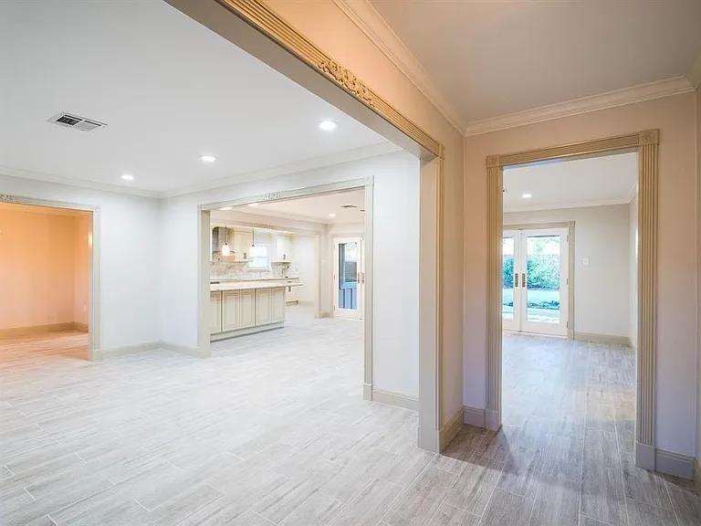 5046 Yarwell Dr — Photo 8