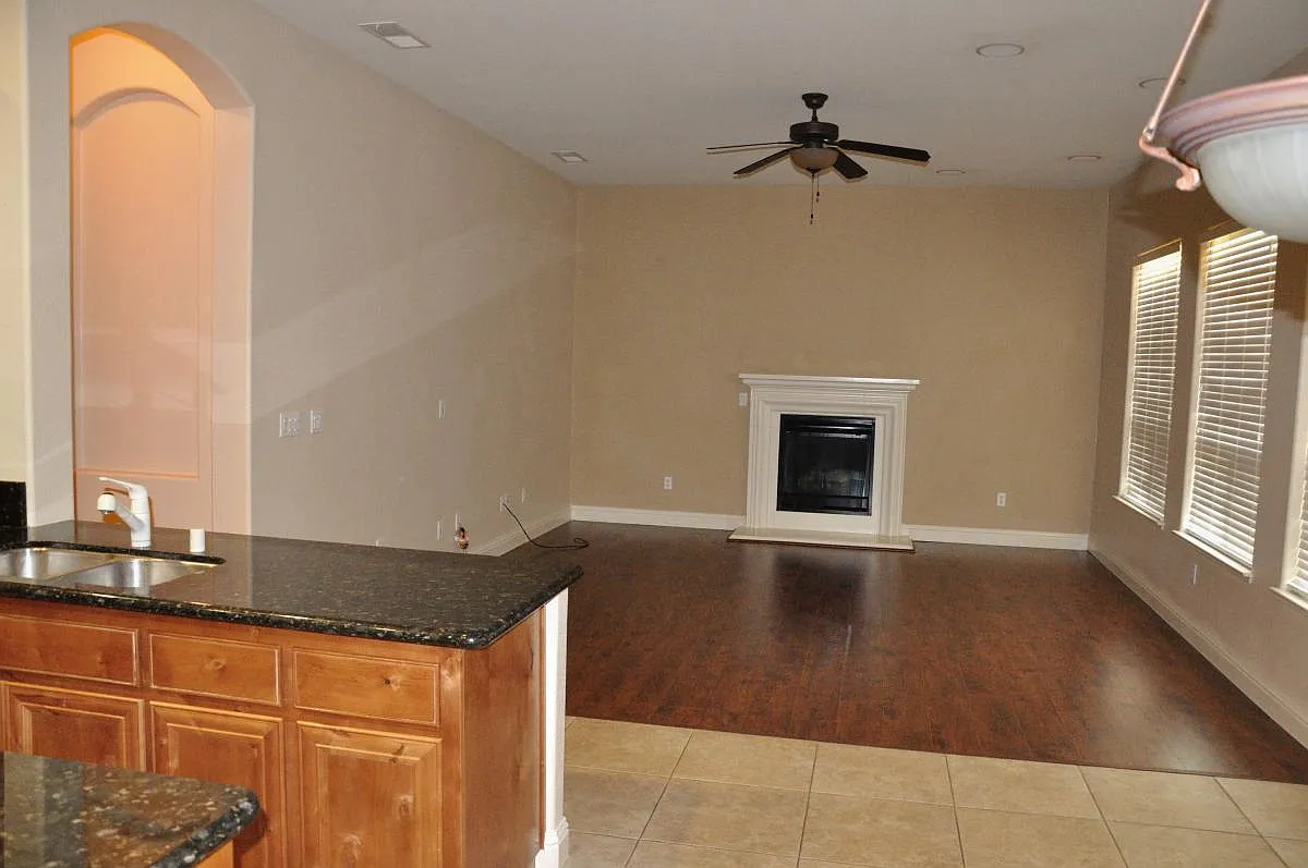 4 bed, 1991 sqft, $2,500 — Photo 4