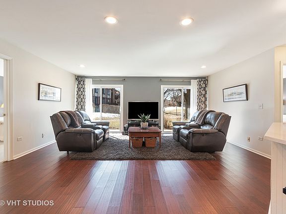 4th image of 363 Sandhurst Cir APT 1