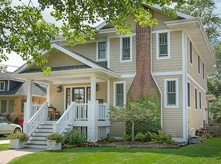 264 Sunset Ave, Glen Ellyn, IL 60137