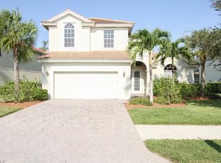 15565 Vallecas Ln, Naples, FL 34110