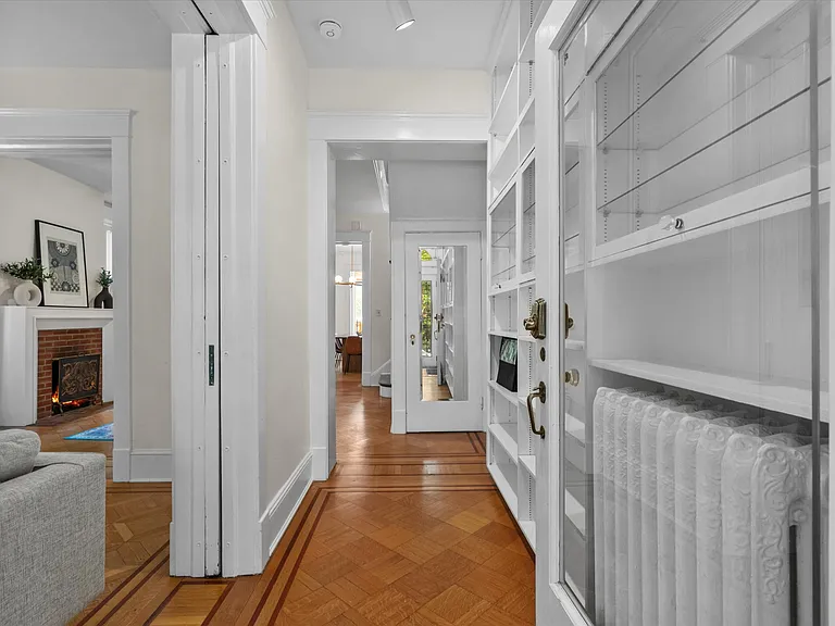 1754 Park Rd NW — Photo 5