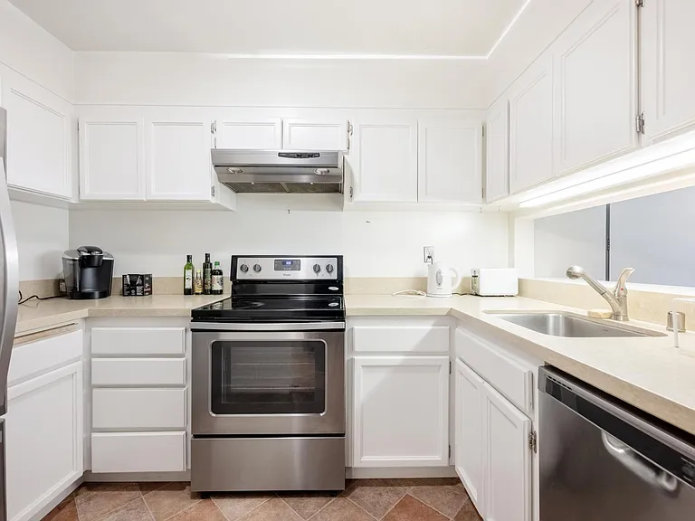 900 Bush St #213 — Photo 14