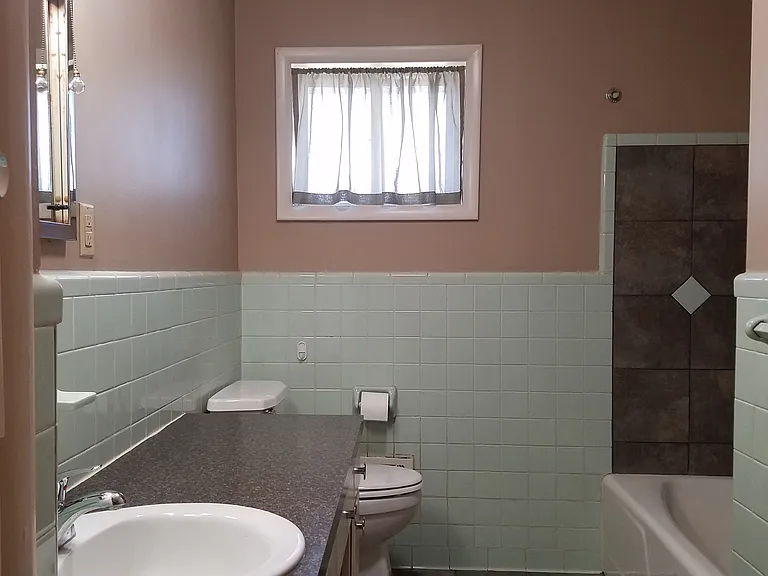 2217 Linwood Dr — Photo 5