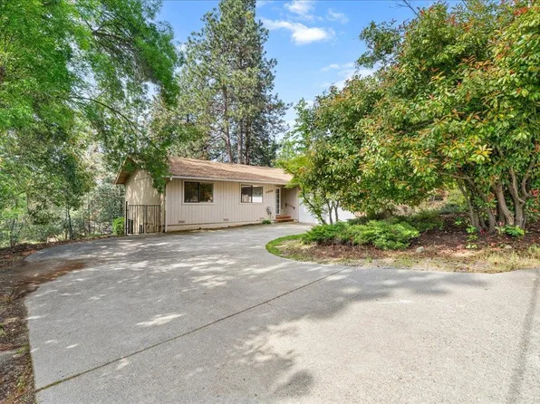 11233 Hackett Ct, Grass Valley, CA 95949