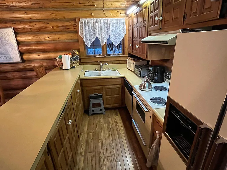 223 Tamarack Ln — Photo 6