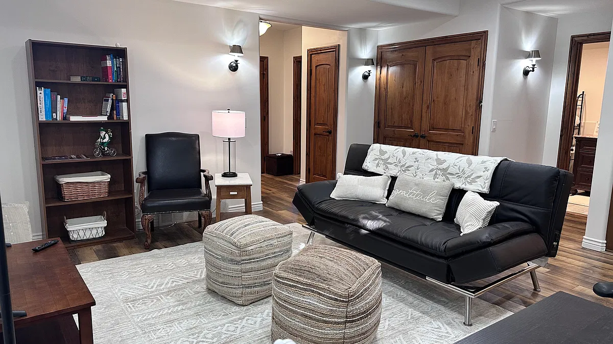 1 bed, 900 sqft, $1,600 — Photo 1