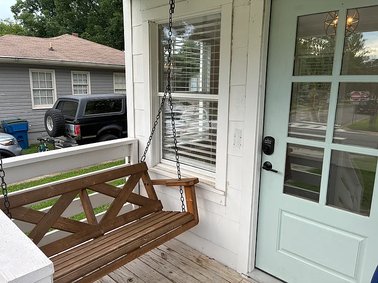 801 Grove St — Photo 4