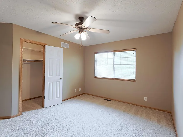 1718 Sawyer St — Photo 17