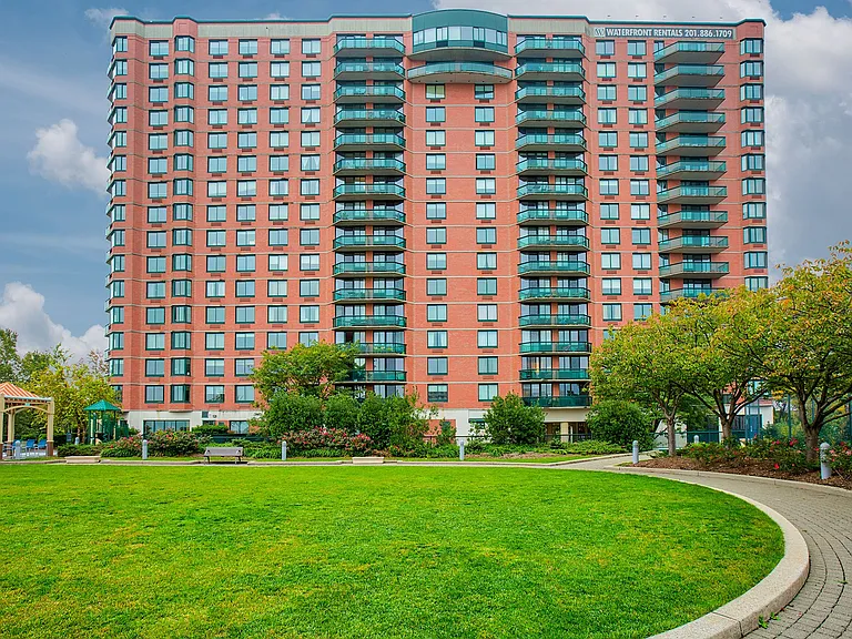 Windsor at Mariners — Photo 15