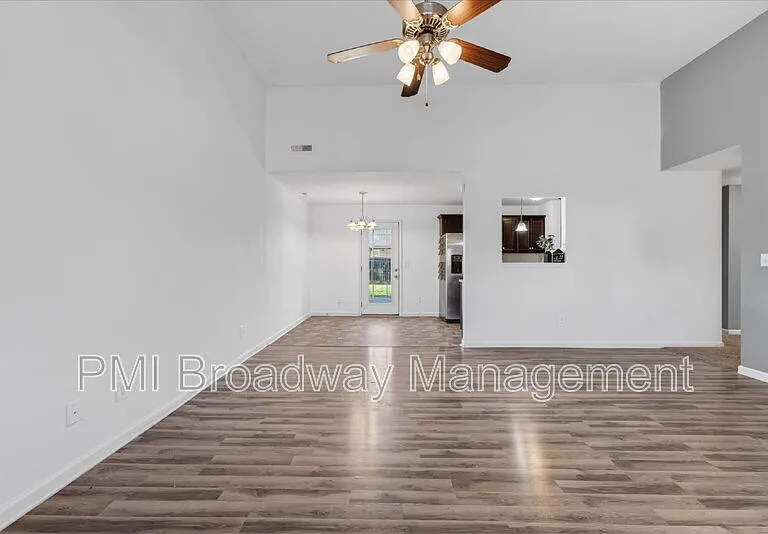 837 Shelton Cir — Photo 18