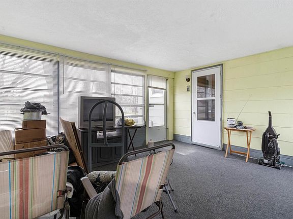 5th image of 1542 W 38th St