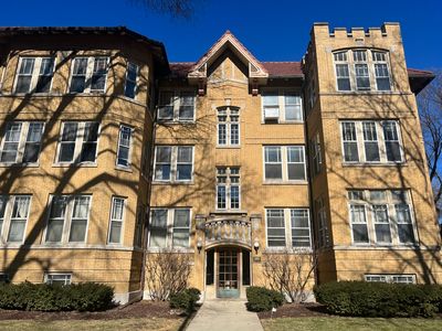 38 Washington Blvd APT 2E, Oak Park, IL, 60302