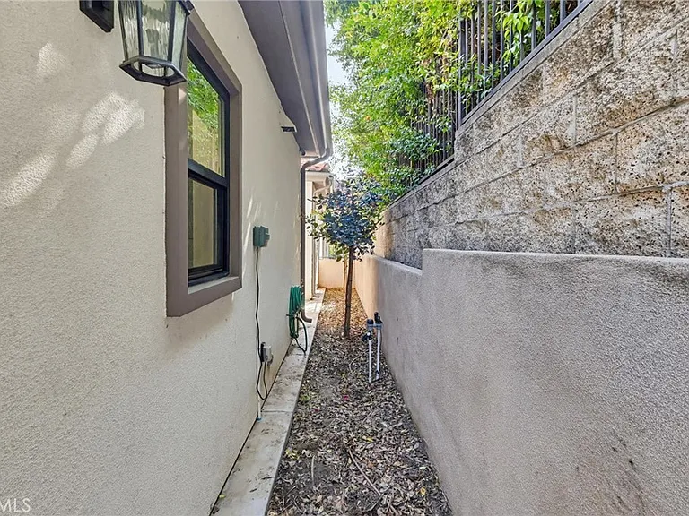 432 S Alhambra Ave #H — Photo 43
